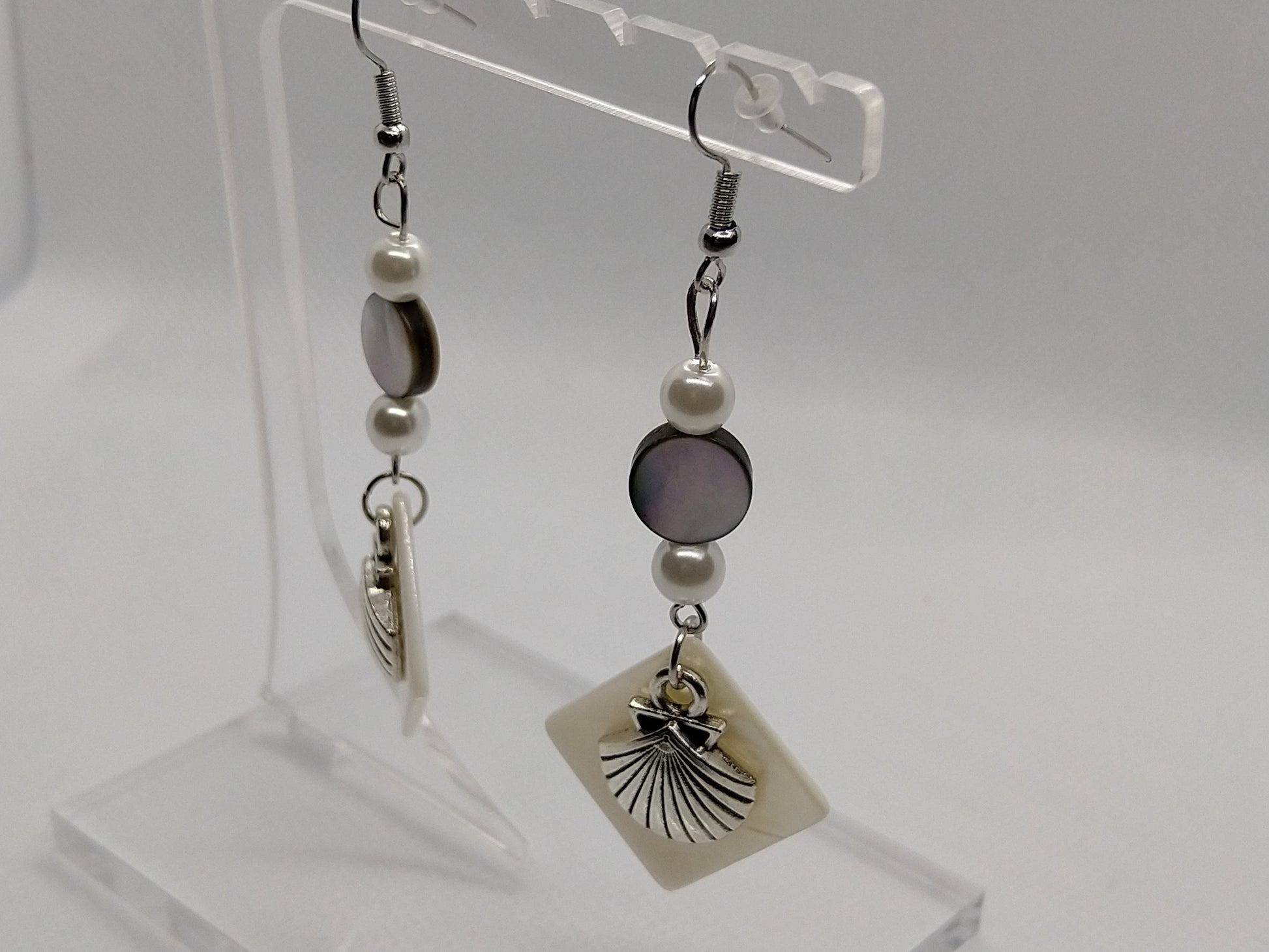 Earrings - Shell and Mother of Pearl - tinartist - beaded jewelry