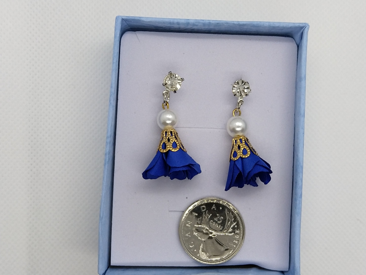 Earrings - Blue Flowers w/Pearls - tinartist - beaded jewelry