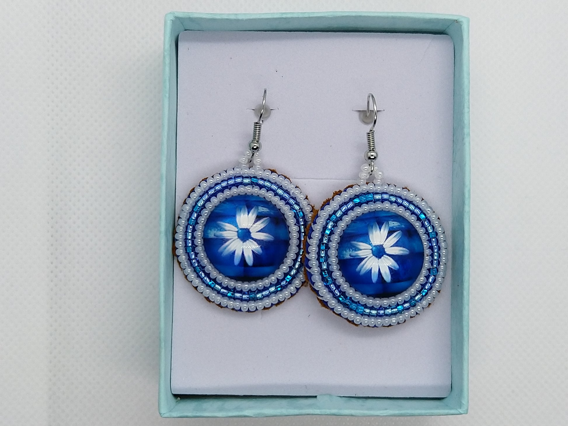 Earrings - Blue Daisy - tinartist - beaded jewelry