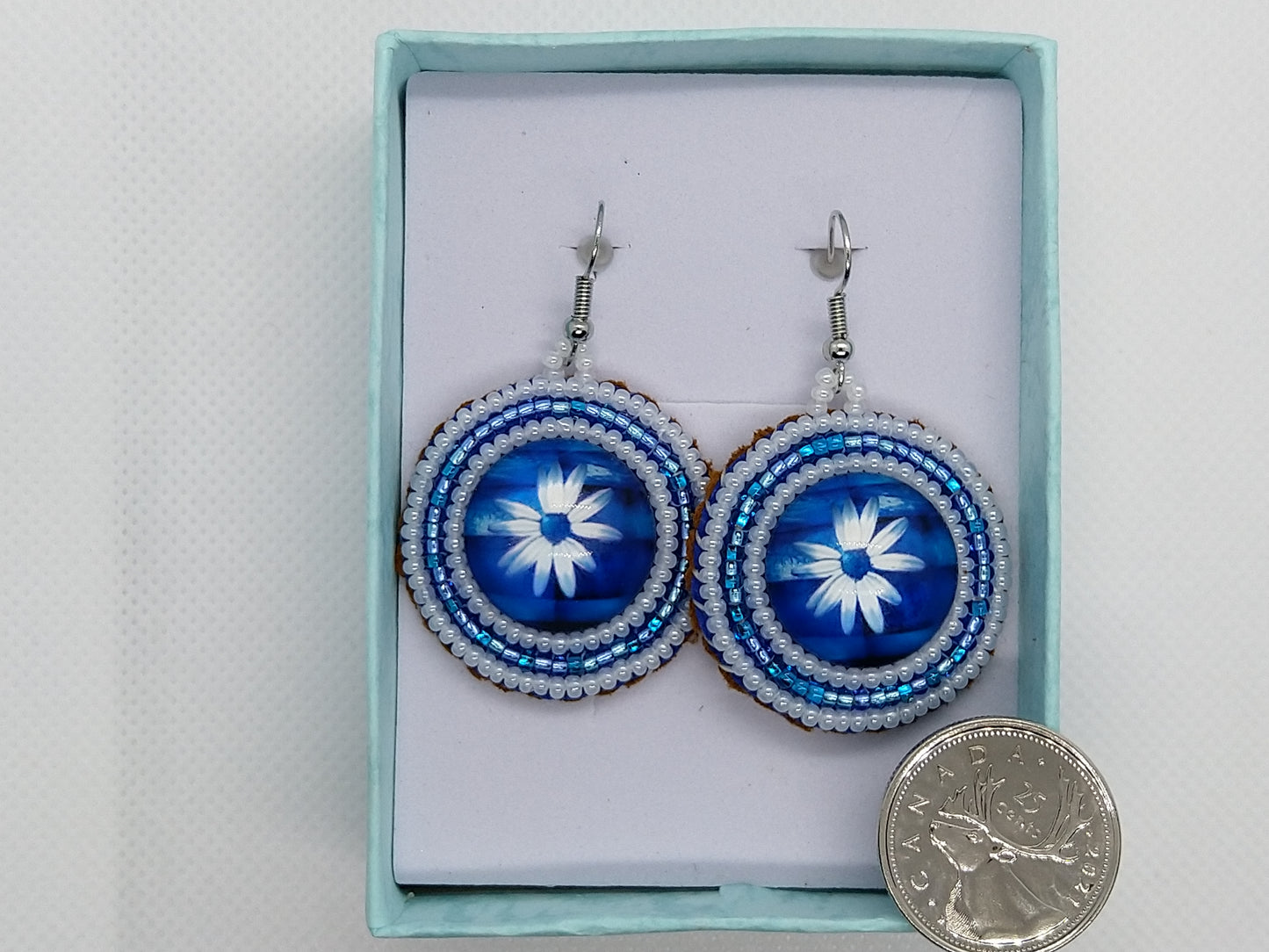 Earrings - Blue Daisy - tinartist - beaded jewelry