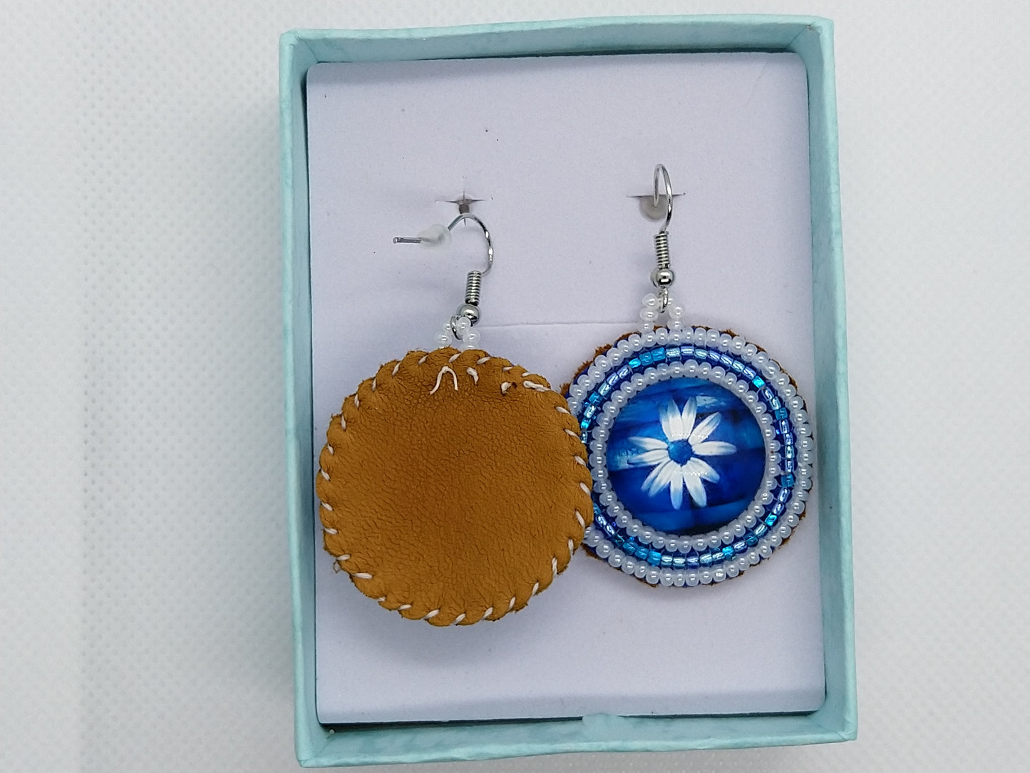 Earrings - Blue Daisy - tinartist - beaded jewelry