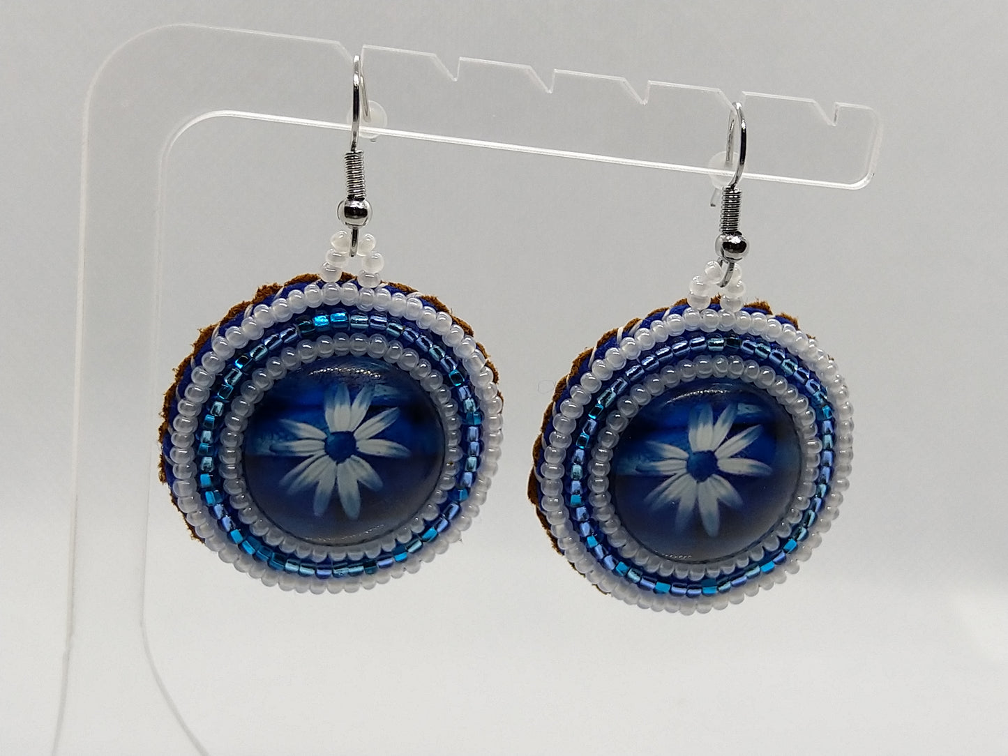 Earrings - Blue Daisy - tinartist - beaded jewelry