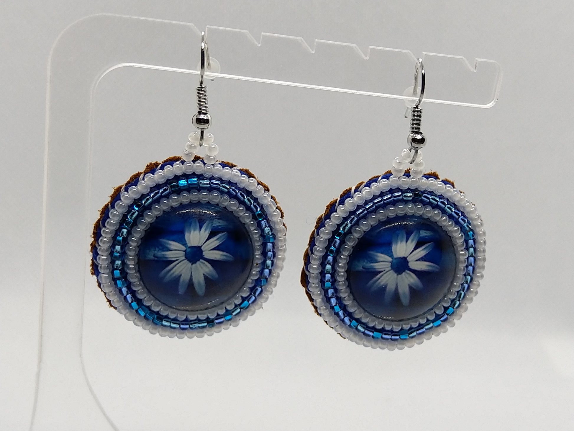 Earrings - Blue Daisy - tinartist - beaded jewelry