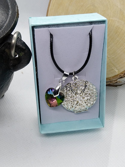 Necklace - silver Locket with glass heart - tinartist - beaded jewelry